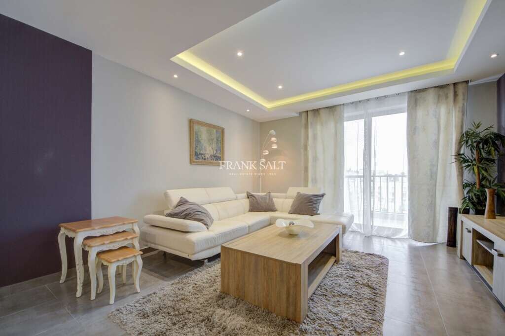 Apartamento de 3 dormitorios en Swieqi, Malta No. 8598