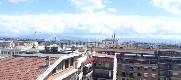 Пентхаус с 2 спальнями в Рим, Италия № 290023 2