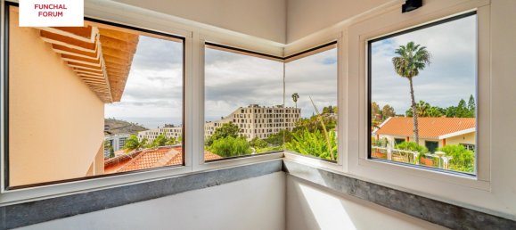 3 bedrooms Villa in Funchal, Portugal No. 127599 11