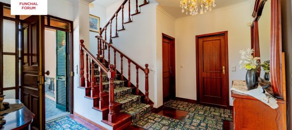 3 bedrooms Villa in Funchal, Portugal No. 127599 3