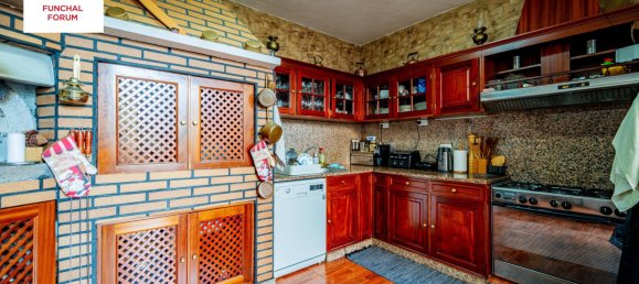 3 bedrooms Villa in Funchal, Portugal No. 127599 8