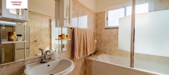 3 bedrooms Villa in Funchal, Portugal No. 127599 15