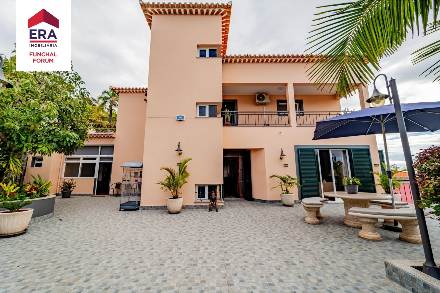 3 bedrooms Villa in Funchal, Portugal No. 127599