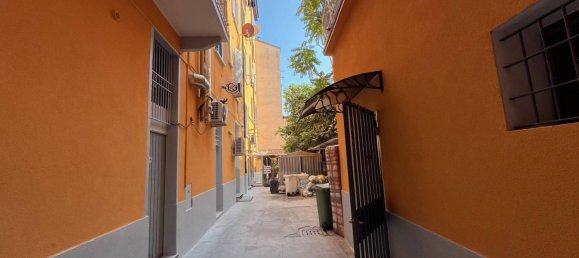 1 bedroom Apartment in Milan, Italy No. 260201 2