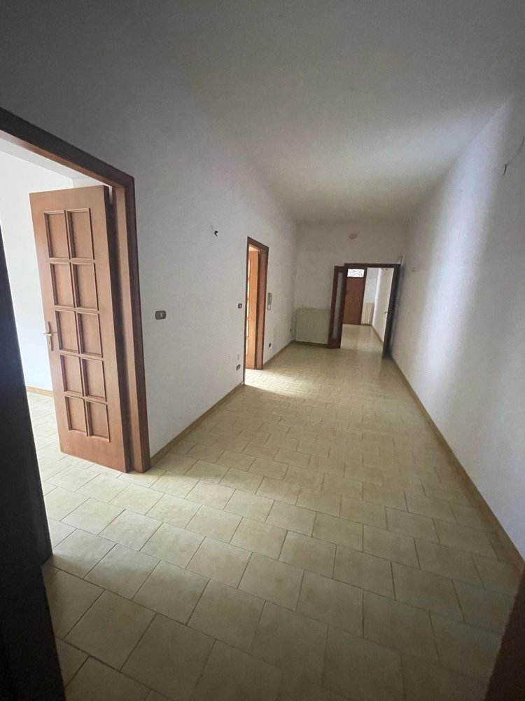 5-Zimmer Wohnung in Cervinara, Italy, Nr. 254764