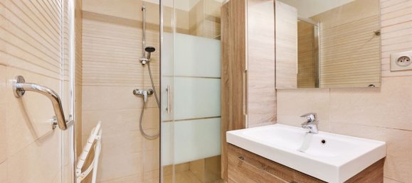 2 bedrooms Apartment in Paris, France No. 175422 22