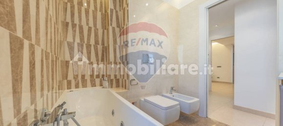 3 bedrooms Apartment in Rome, Italy No. 373304 27