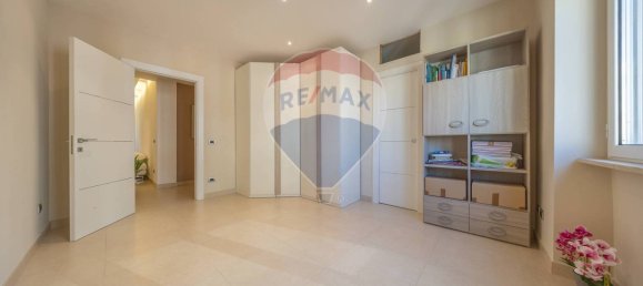 3 bedrooms Apartment in Rome, Italy No. 373304 6