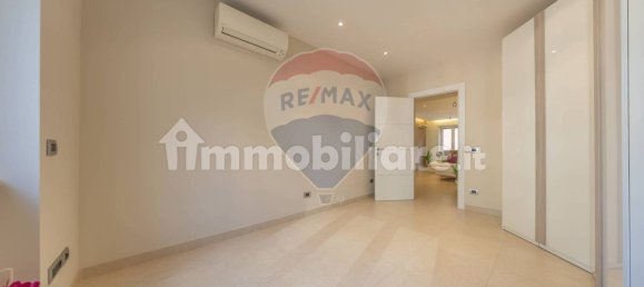 3 bedrooms Apartment in Rome, Italy No. 373304 7