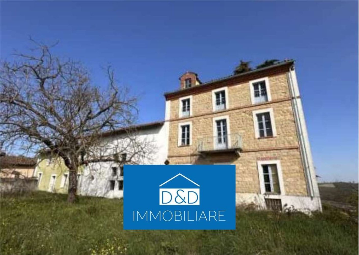 Casa de 9 dormitorios en Vignale Monferrato, Italy No. 360023