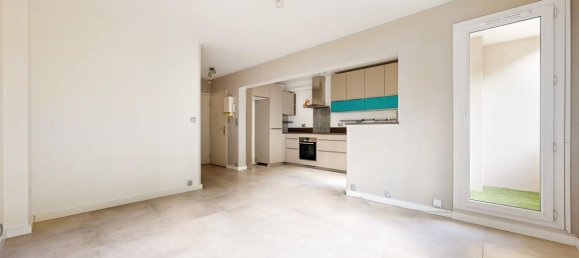 2 bedrooms Apartment in Saint-Maur-des-Fosses, France No. 167961 4