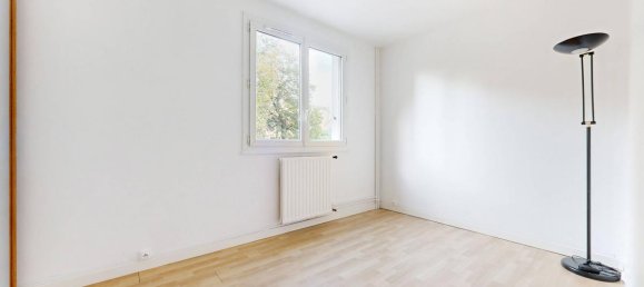 2 bedrooms Apartment in Saint-Maur-des-Fosses, France No. 167961 6