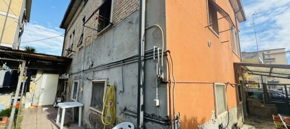 Villa de 4 dormitorios en San Benedetto del Tronto, Italy No. 232935 25