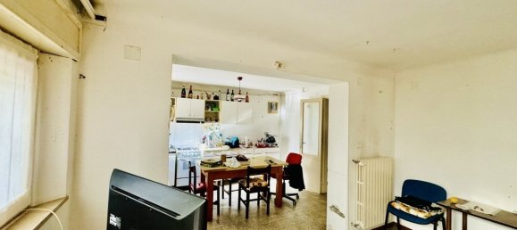 Villa de 4 dormitorios en San Benedetto del Tronto, Italy No. 232935 3