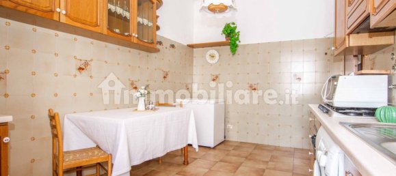3 Schlafzimmer Wohnung in Rome, Italy, Nr. 356948 9