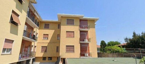 3 bedrooms Apartment in Magenta, Italy No. 276192 5