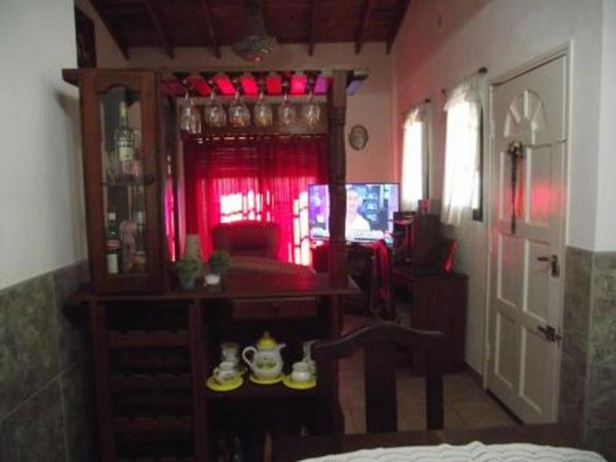 3 bedrooms House in Hurlingham, Argentina No. 94859