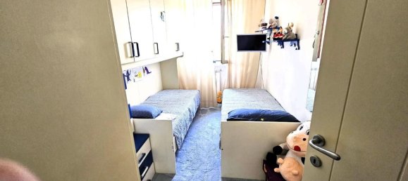 3 rooms Apartment in Carrara, Italy No. 31108 7