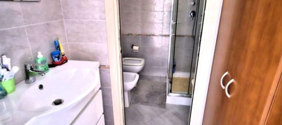 3 rooms Apartment in Carrara, Italy No. 31108 5