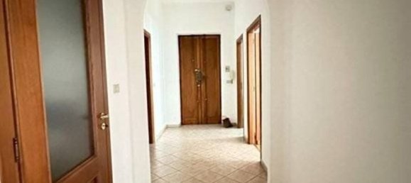 Квартира с 2 спальнями в Кунео, Италия № 131494 3