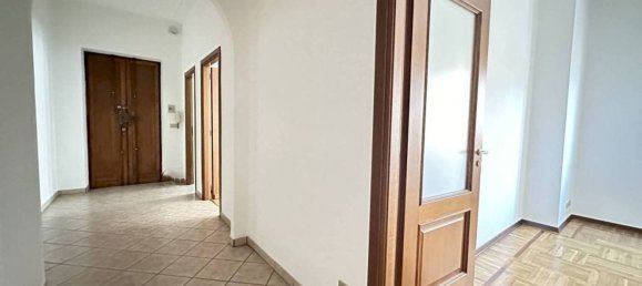 Квартира с 2 спальнями в Кунео, Италия № 131494 2