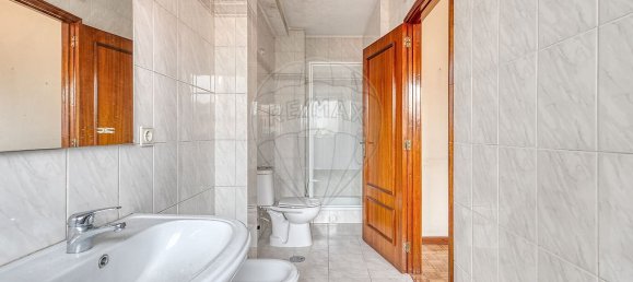 9 bedrooms Building in Porto, Portugal No. 136052 10