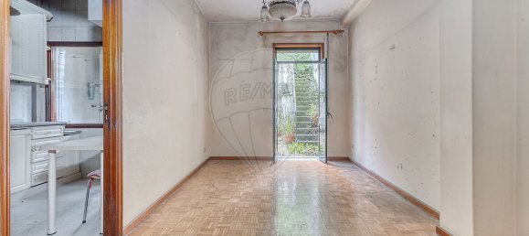 9 bedrooms Building in Porto, Portugal No. 136052 3