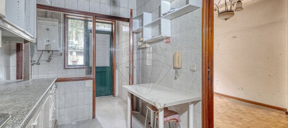 9 bedrooms Building in Porto, Portugal No. 136052 2