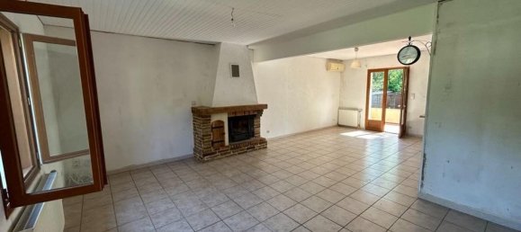 Casa de 3 dormitorios en Saint-Chartier, France No. 230400 3