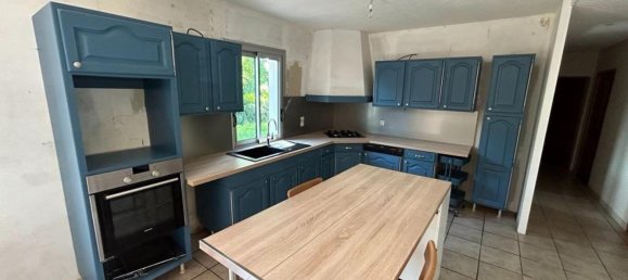 Casa de 3 dormitorios en Saint-Chartier, France No. 230400 2