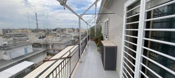 3غرفة شقة في Bari, Italy رقم 26649 12