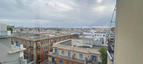 3غرفة شقة في Bari, Italy رقم 26649 17