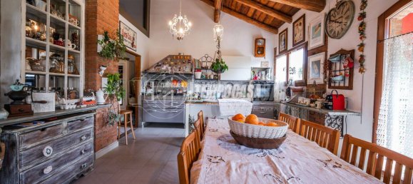 2 bedrooms House in Minerbio, Italy No. 357588 4