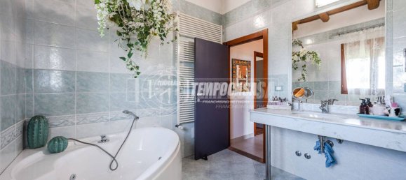 2 bedrooms House in Minerbio, Italy No. 357588 34