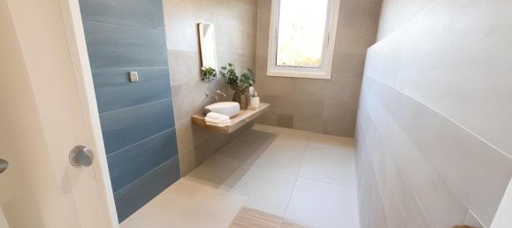 4 rooms Apartment in Selvazzano Dentro, Italy No. 102323 9