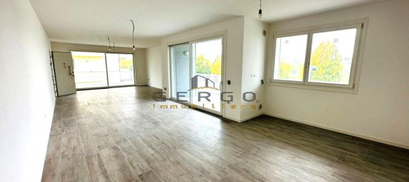 4 rooms Apartment in Selvazzano Dentro, Italy No. 102323 4