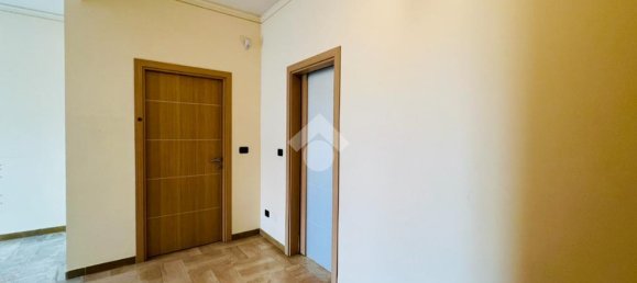 Квартира с 2 спальнями в Мантуя, Италия № 378838 10