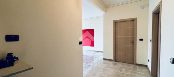 Квартира с 2 спальнями в Мантуя, Италия № 378838 8