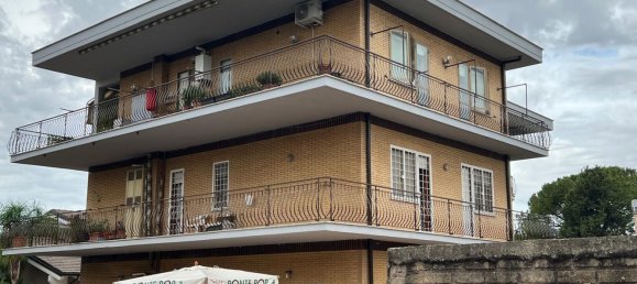 3 bedrooms Apartment in Rome, Italy No. 320952 2