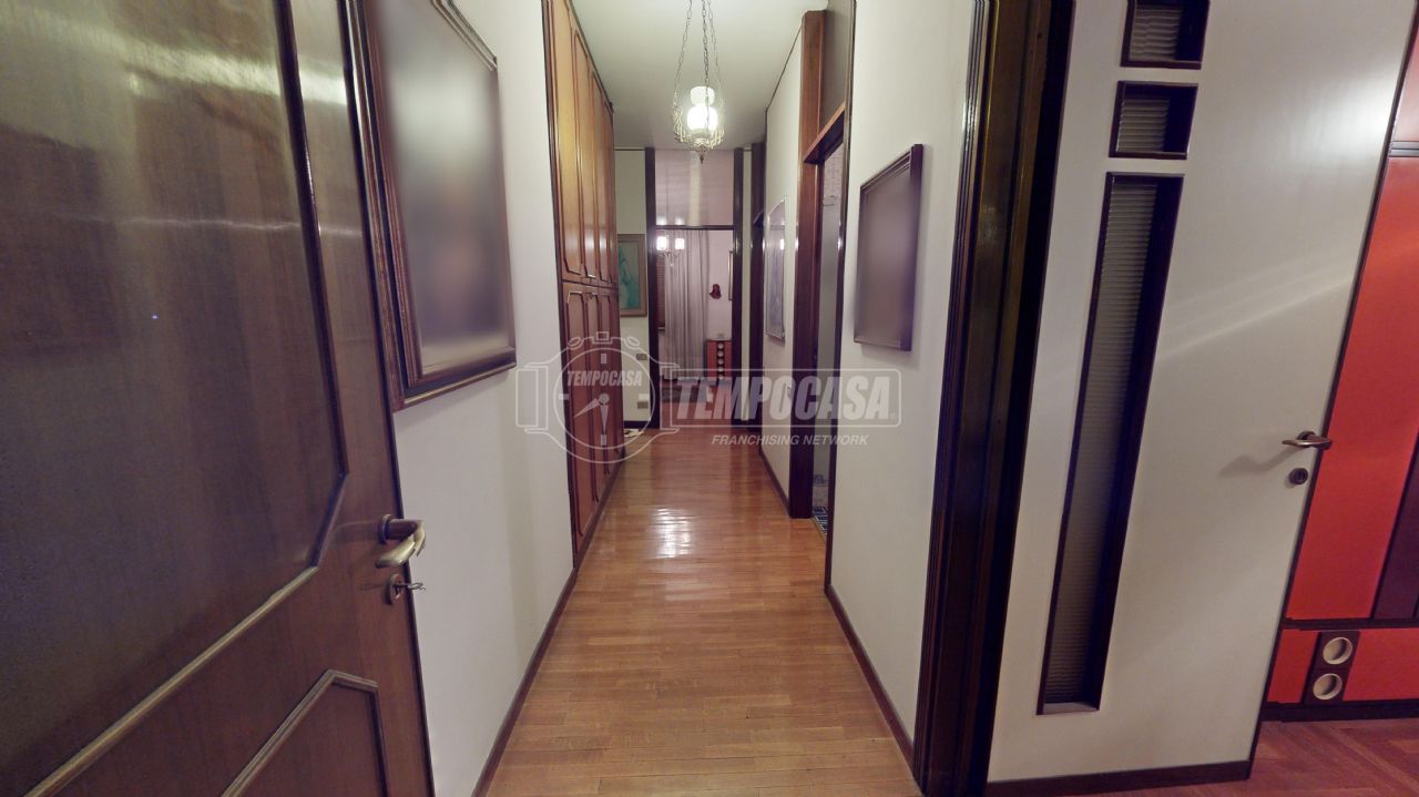 3 Schlafzimmer Villa in Cinisello Balsamo, Italy, Nr. 17551