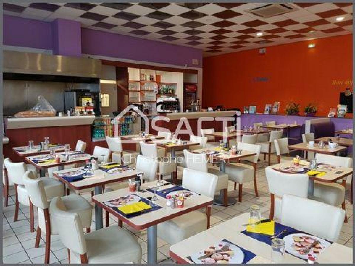 131m² Office in Vendome, France No. 18810