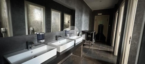 عقار تجاري في Grassobbio, Italy 750متر مربع رقم 268640 13