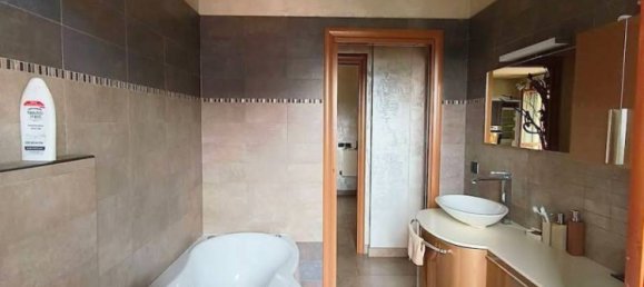 2 bedrooms Apartment in Asti, Italy No. 87893 16