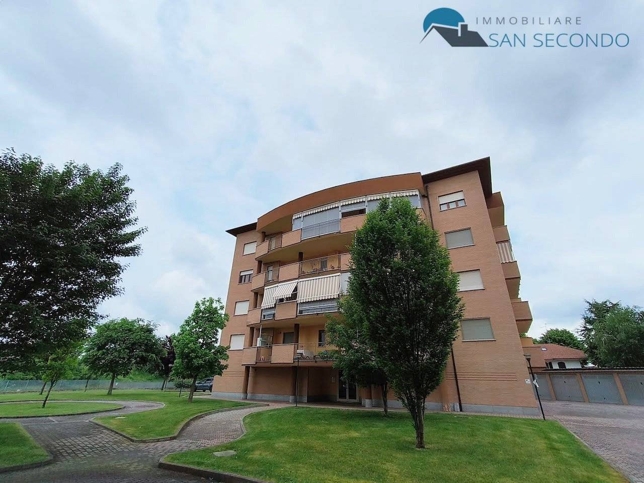 2 bedrooms Apartment in Asti, Italy No. 87893