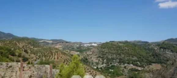 3 bedrooms House in Yunquera, Spain No. 53260 4