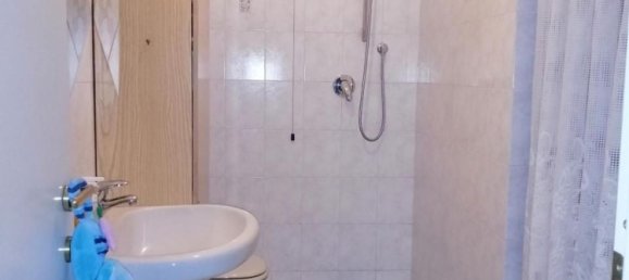 5 bedrooms House in Massa, Italy No. 360317 8