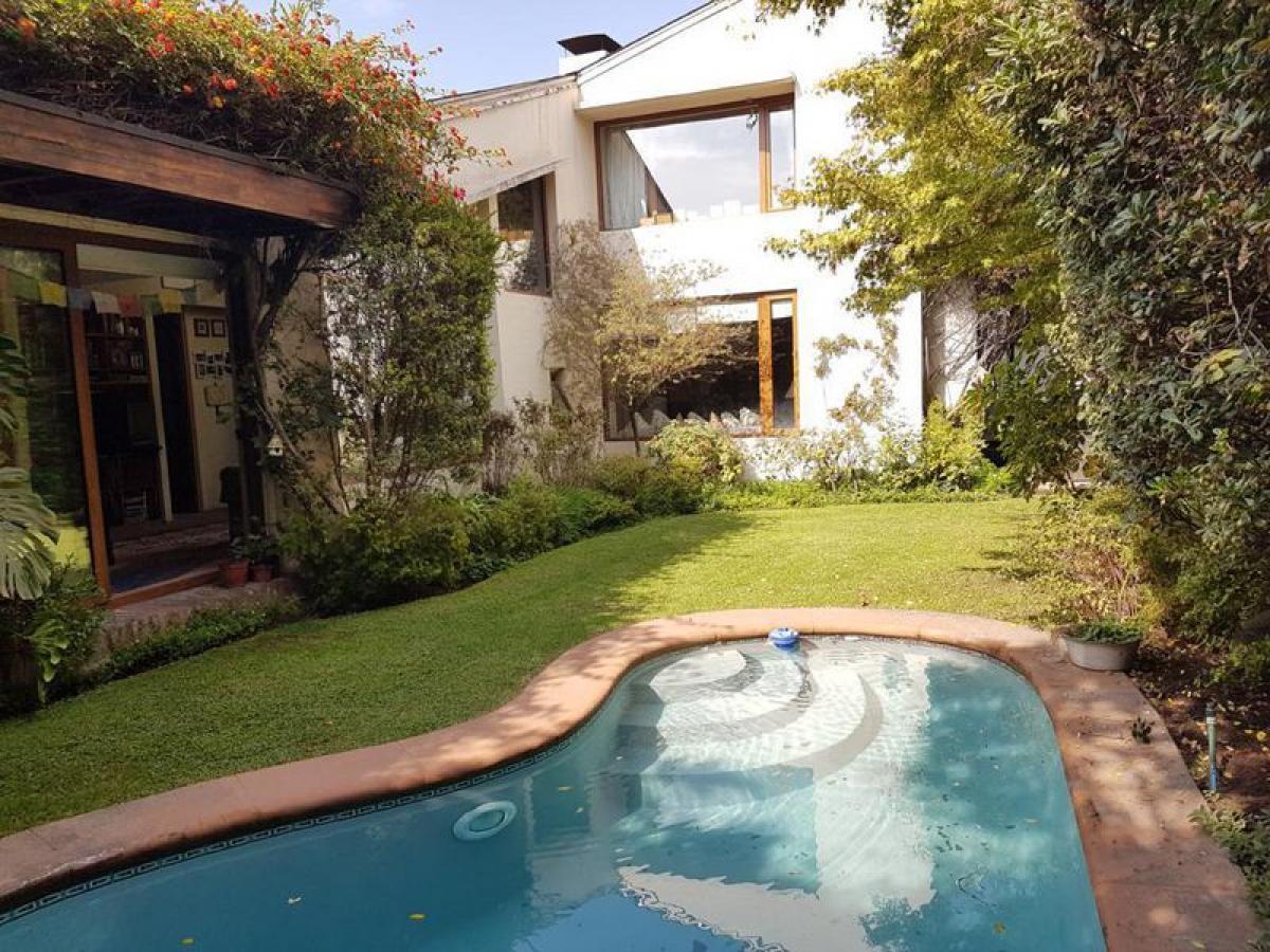 5 bedrooms House in Santiago, Chile No. 2362