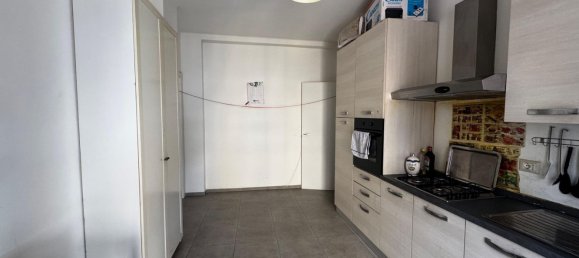 2 bedrooms Apartment in Milan, Italy No. 360516 2