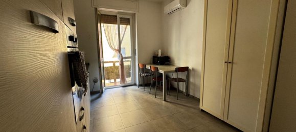 2 bedrooms Apartment in Milan, Italy No. 360516 5
