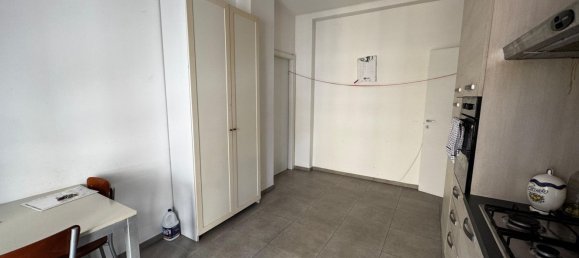 2 bedrooms Apartment in Milan, Italy No. 360516 3